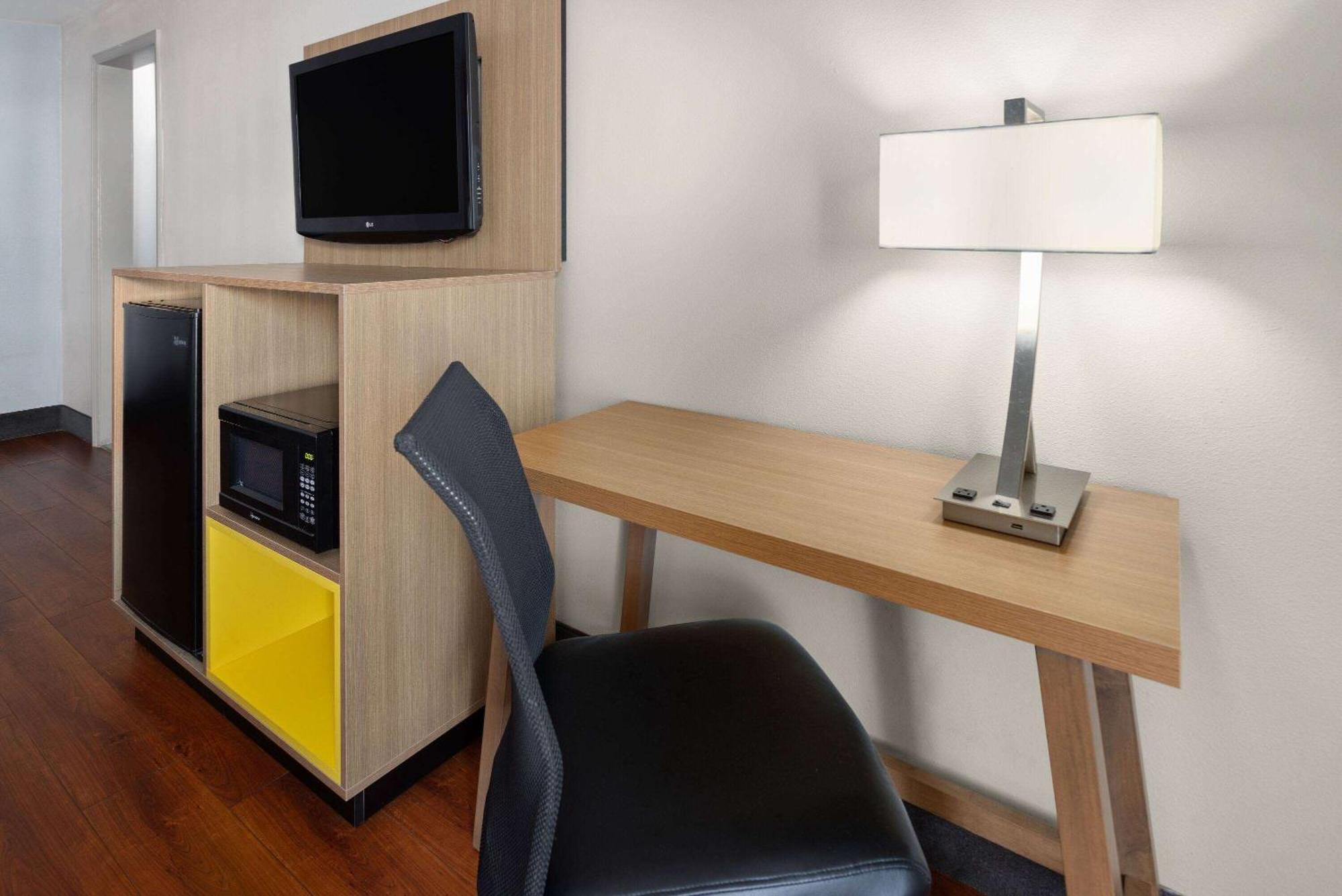Days Inn By Wyndham Americus Zewnętrze zdjęcie